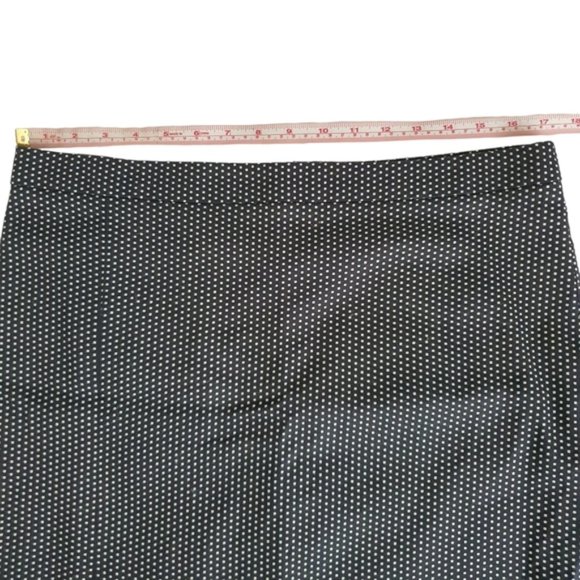 iNSPYR Signature Black and White Skirt - Picture 5 of 10